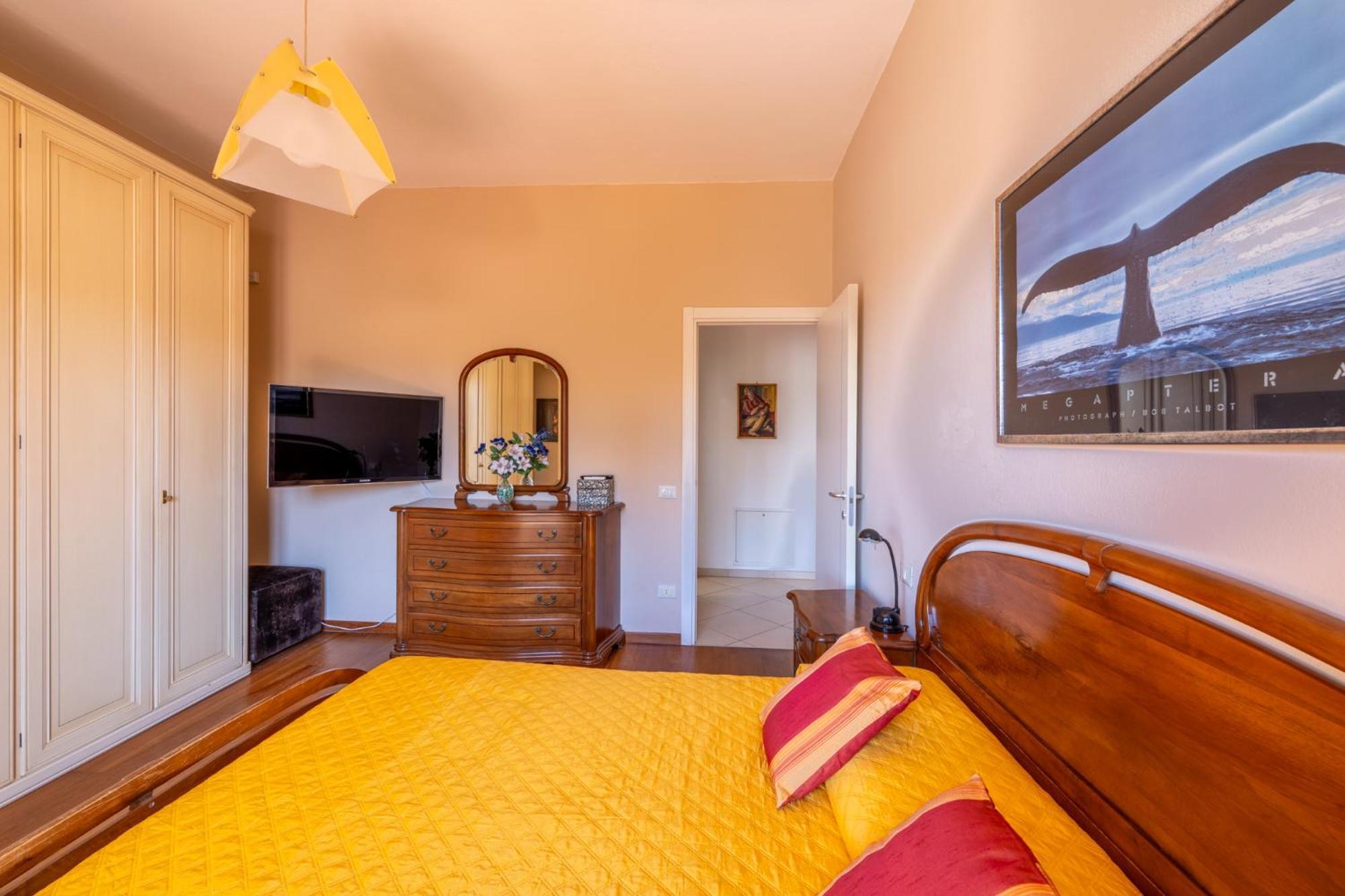 Apartmán New Luxury 2Bdr Terrace, Views, Ac Marina Di Carrara Exteriér fotografie